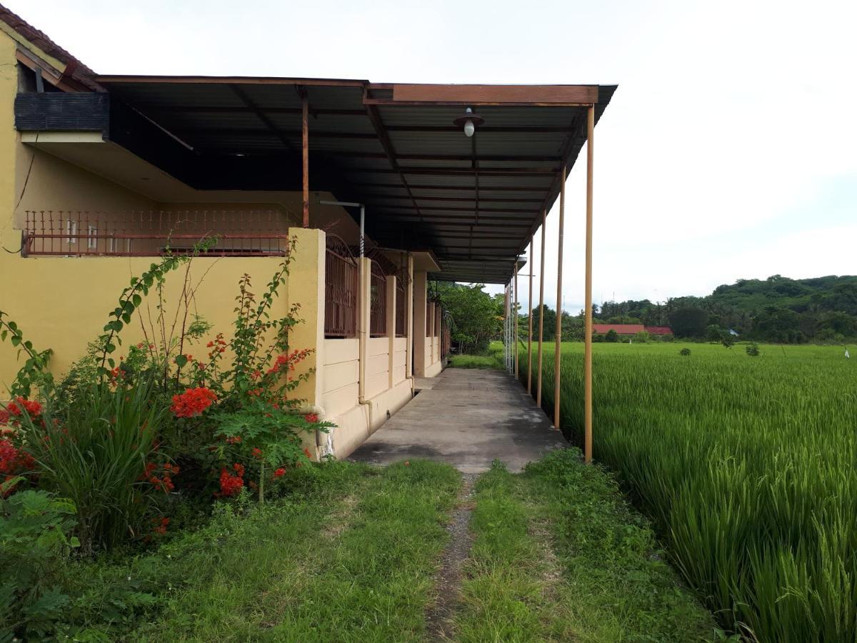 Bougenville Homestay Lembar  Extérieur photo