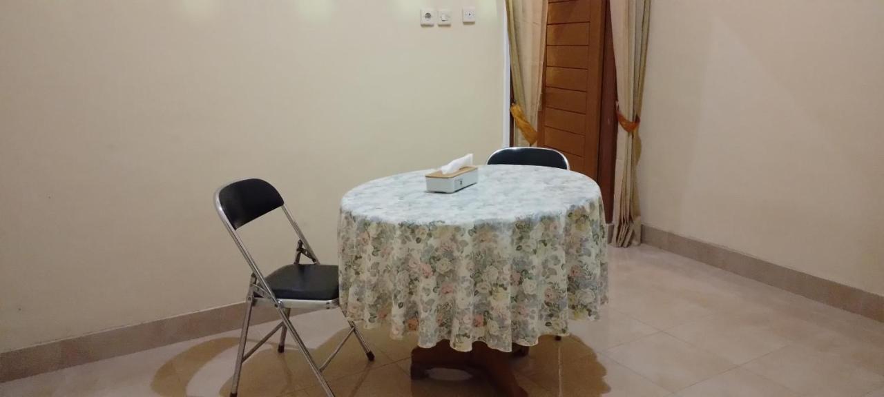 Bougenville Homestay Lembar  Extérieur photo