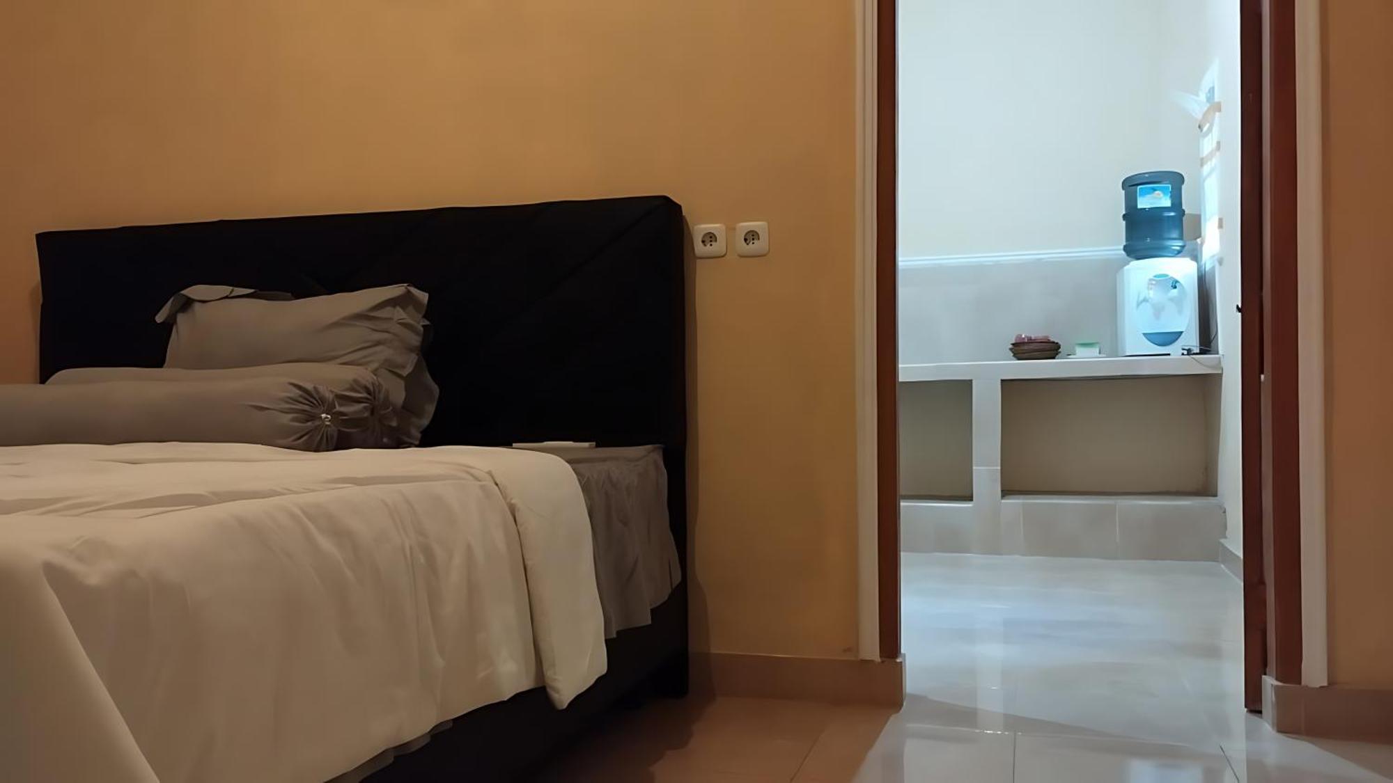 Bougenville Homestay Lembar  Extérieur photo