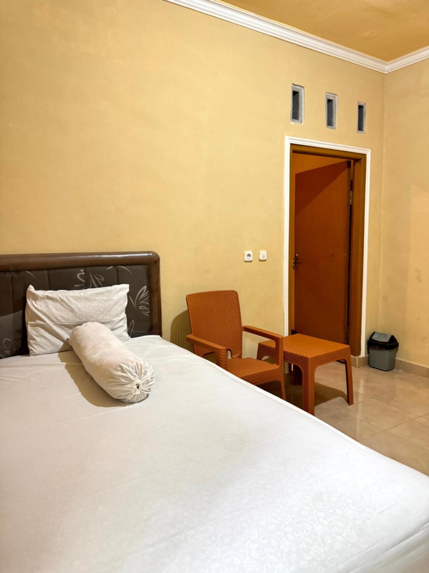 Bougenville Homestay Lembar  Extérieur photo